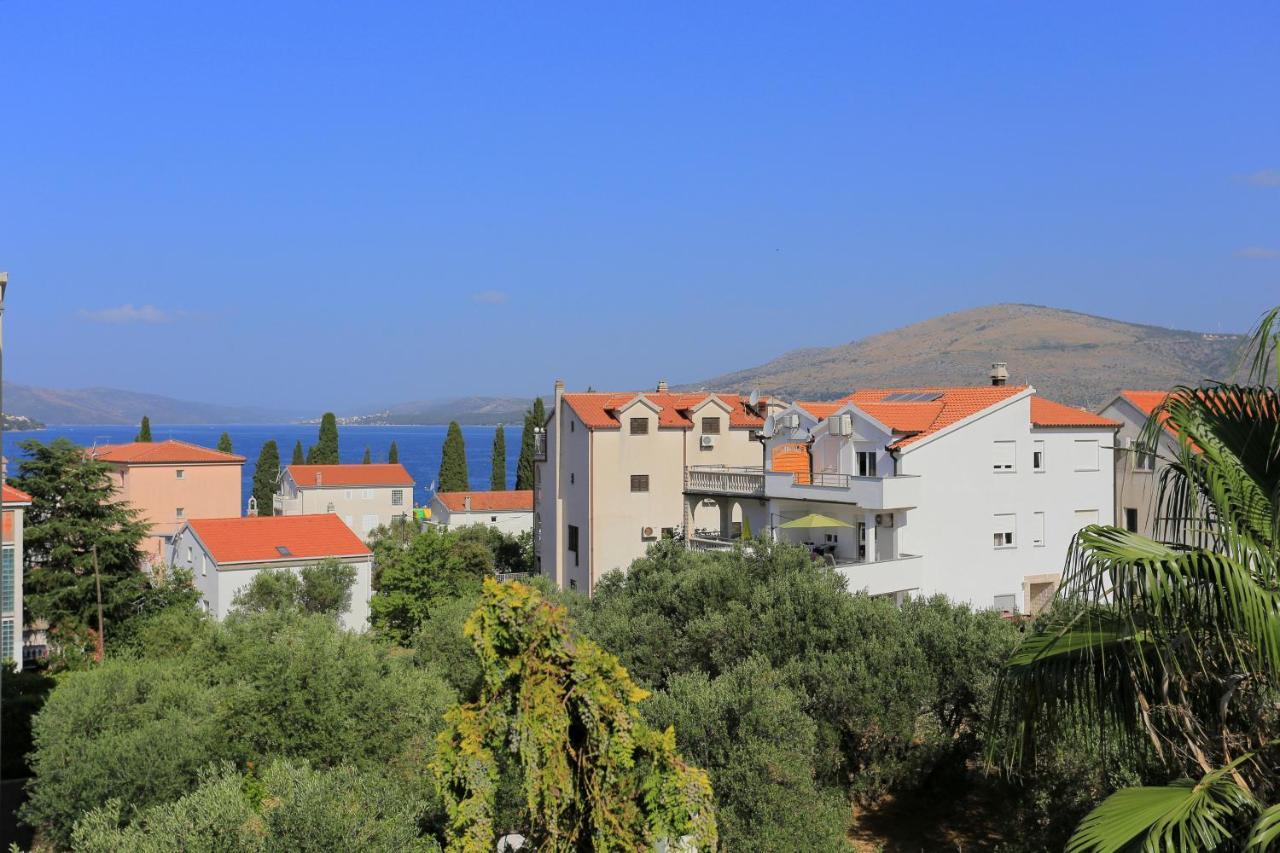 Apartments By The Sea Okrug Gornji, Ciovo - 1069 Trogir Extérieur photo